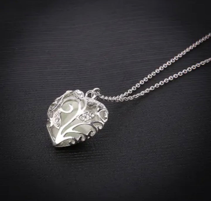 Heart Shape Allow Rhinestone Necklace